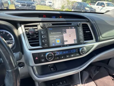 More photos of 2017 Toyota Highlander Limited Platinum at Hi Lo Auto Sales - Frederick - Route 40, MD