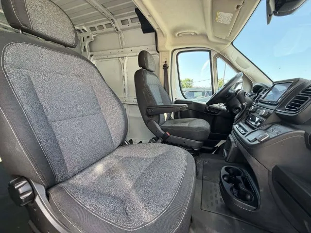 Ram ProMaster 2500 photo 9