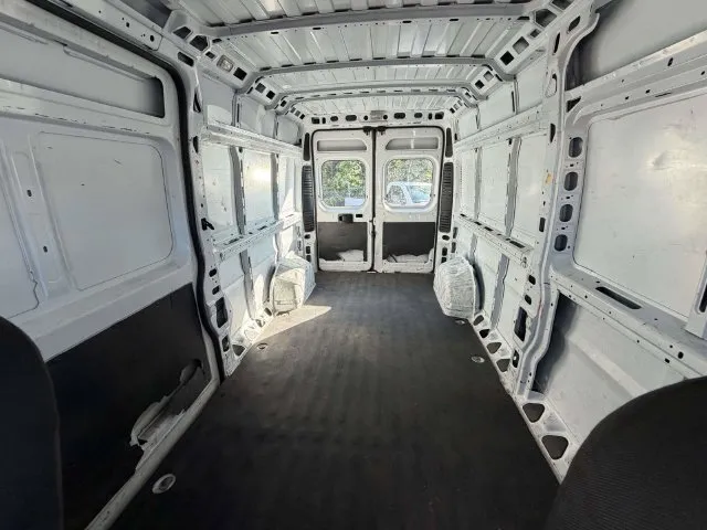 Ram ProMaster 2500 photo 8