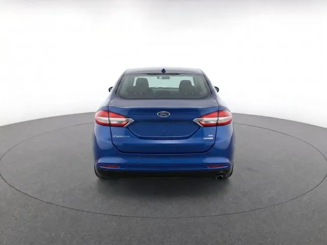 Ford Fusion photo 6