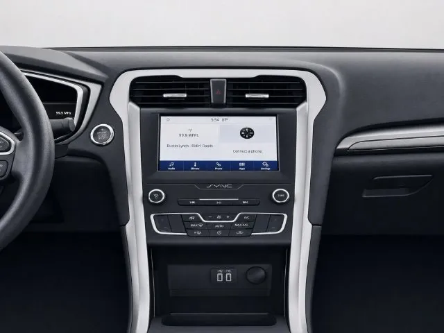 Ford Fusion photo 23