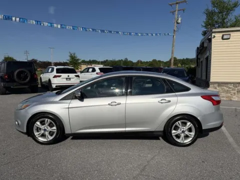 Photos of 2014 Ford Focus SE for sale in Frederick, MD at Hi Lo Auto Sales