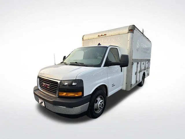 GMC Savana photo 2