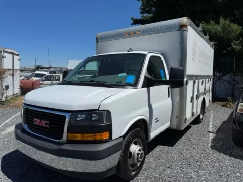 White 2018 GMC Savana Cutaway 4500 4500 Van for sale in Frederick, MD