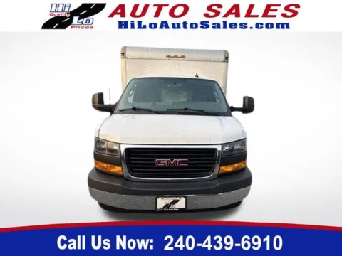 White 2018 GMC Savana Cutaway 4500 4500 Van for sale in Frederick, MD