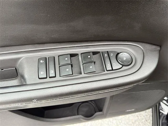 GMC Acadia photo 16