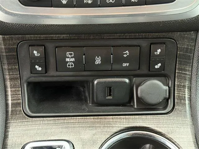 GMC Acadia photo 22