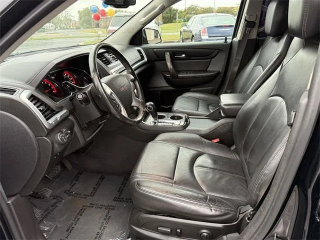 GMC Acadia photo 13