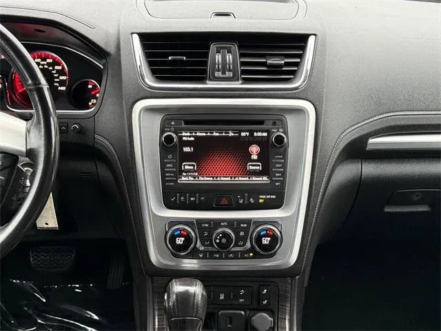 GMC Acadia photo 15