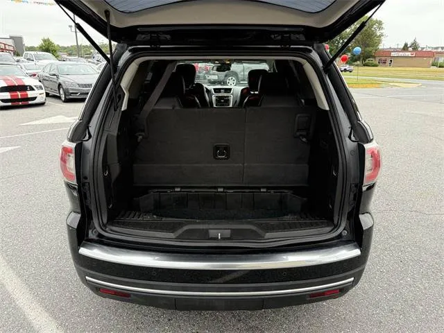 GMC Acadia photo 11