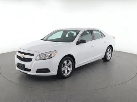 White 2013 Chevrolet Malibu LS for sale in Frederick, MD