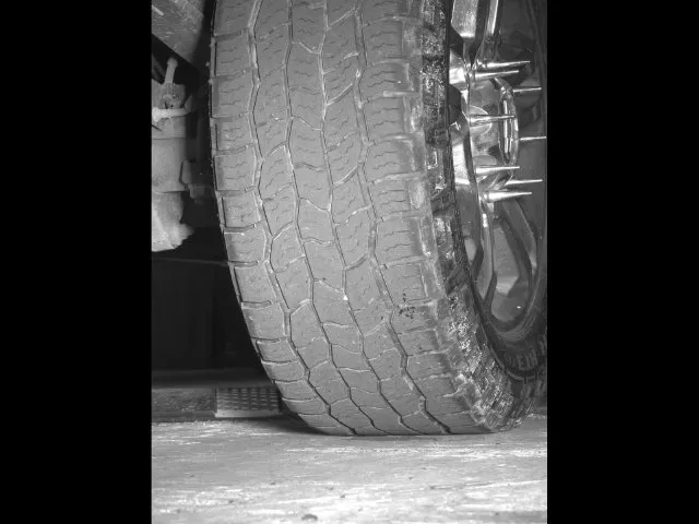 Chevrolet Silverado photo 16