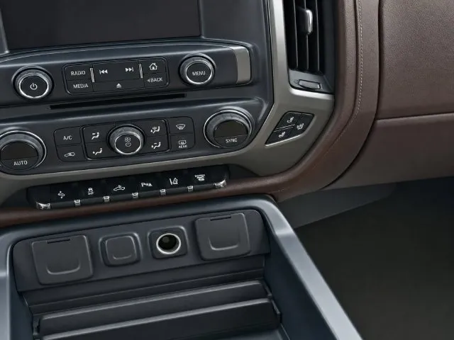 Chevrolet Silverado photo 18
