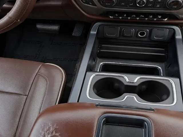 Chevrolet Silverado photo 21