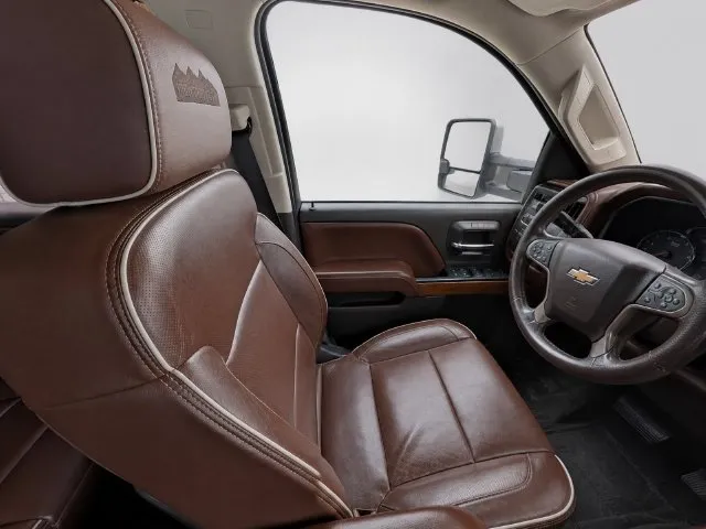 Chevrolet Silverado photo 19