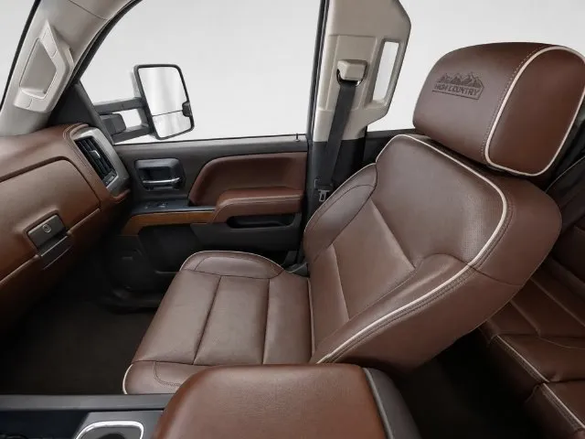 Chevrolet Silverado photo 22