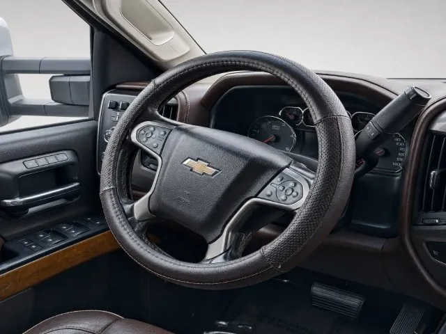 Chevrolet Silverado photo 27