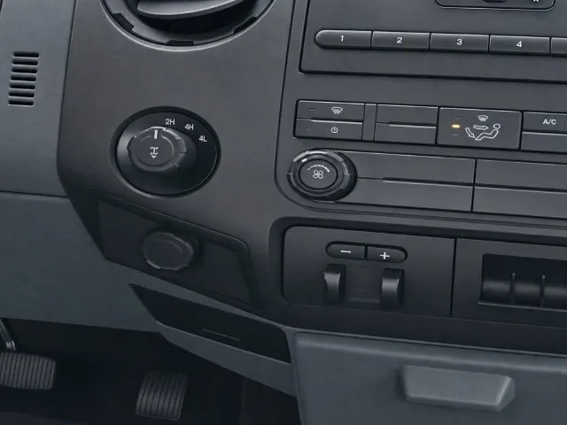 Ford F-250SD photo 18