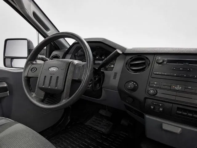 Ford F-250SD photo 24