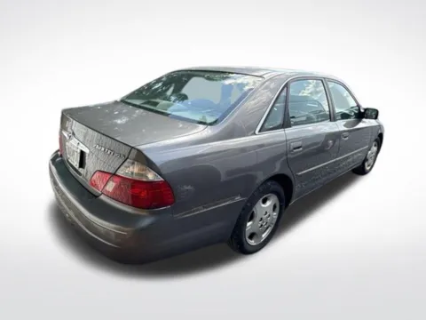 More photos of 2004 Toyota Avalon XLS at Hi Lo Auto Sales, MD