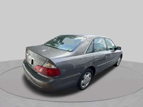 More photos of 2004 Toyota Avalon XLS at Hi Lo Auto Sales, MD