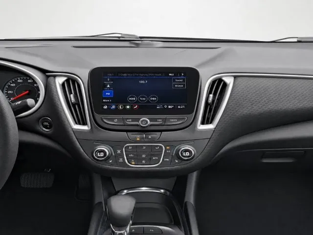 Chevrolet Malibu photo 24
