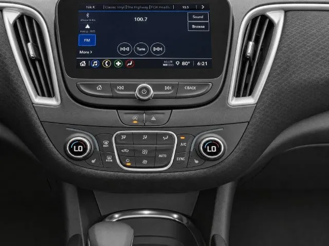 Chevrolet Malibu photo 18