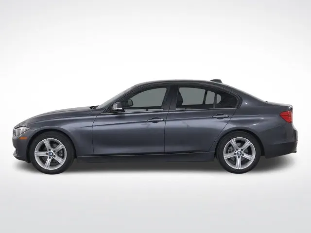 BMW 3 Series photo 7