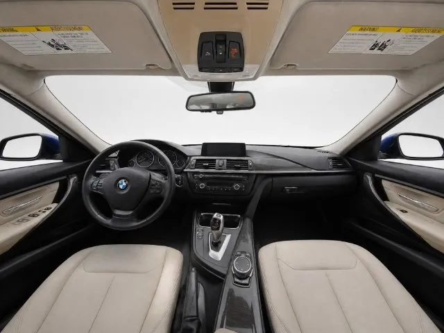BMW 3 Series photo 21