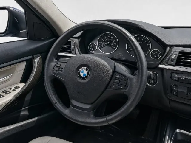 BMW 3 Series photo 28