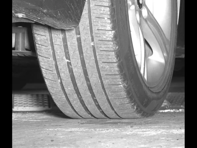 BMW 3 Series photo 16