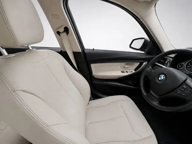 BMW 3 Series photo 19