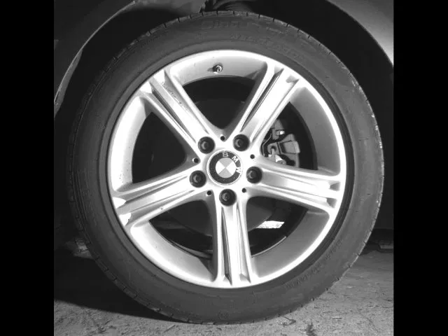 BMW 3 Series photo 9
