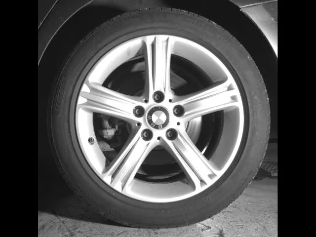 BMW 3 Series photo 11