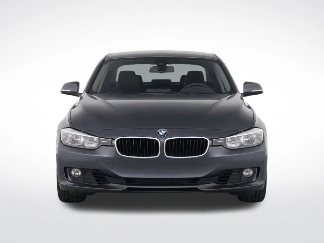BMW 3 Series photo 5