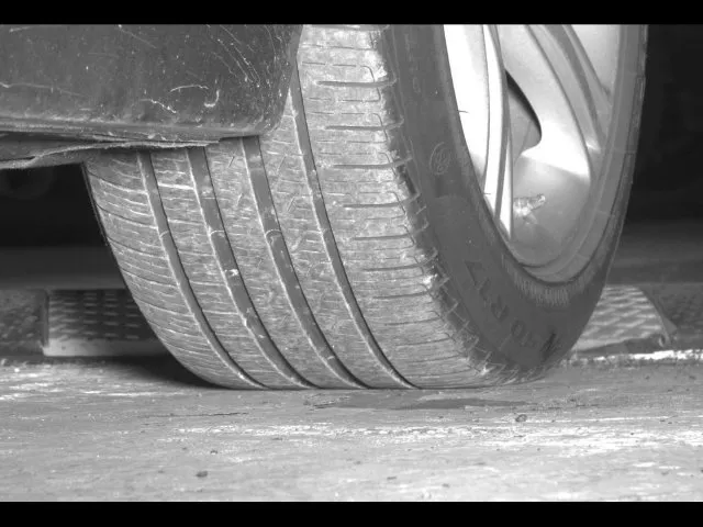 BMW 3 Series photo 14