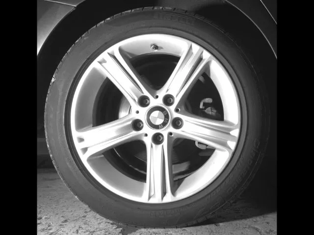 BMW 3 Series photo 12