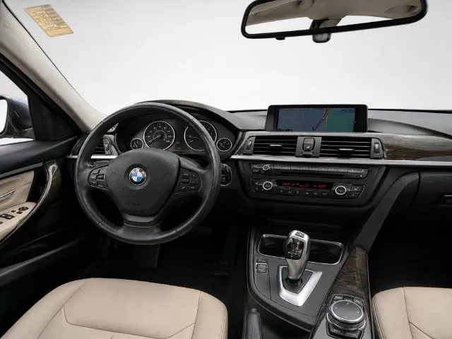 BMW 3 Series photo 29