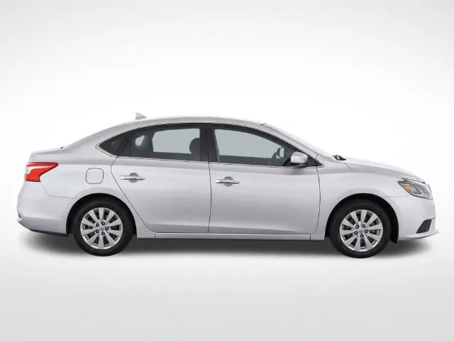 Nissan Sentra photo 8