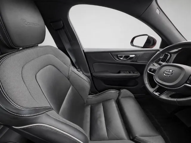 Volvo S60 photo 19