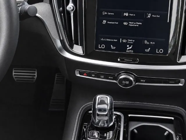 Volvo S60 photo 18