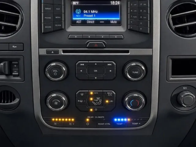 Ford Expedition EL photo 13