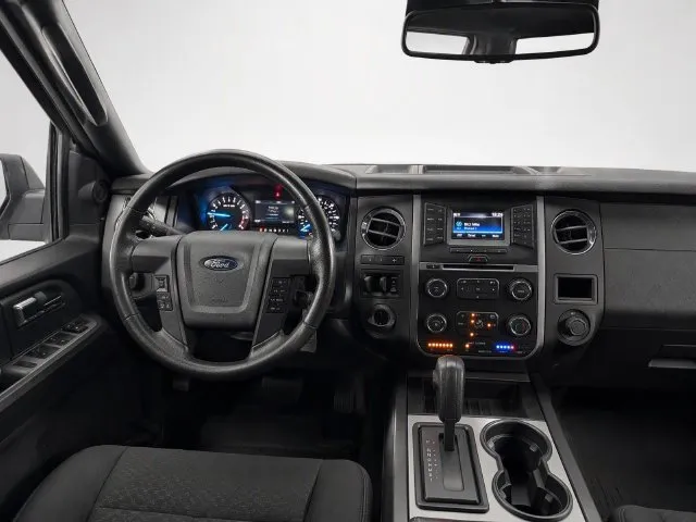 Ford Expedition EL photo 21