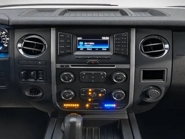 Ford Expedition EL photo 18