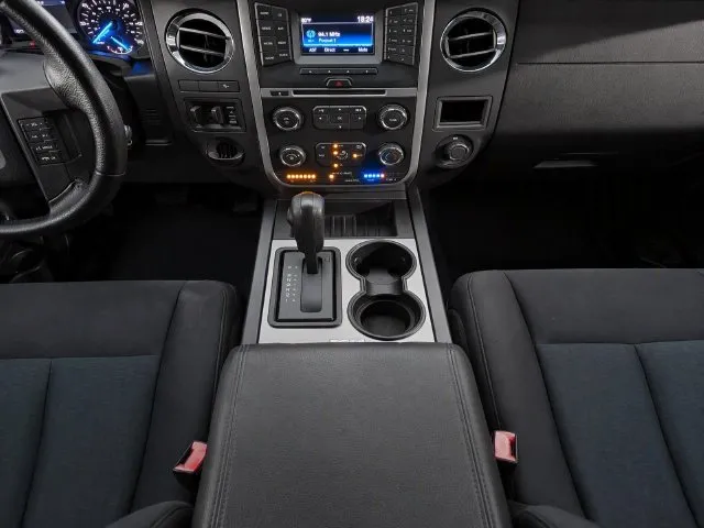 Ford Expedition EL photo 16