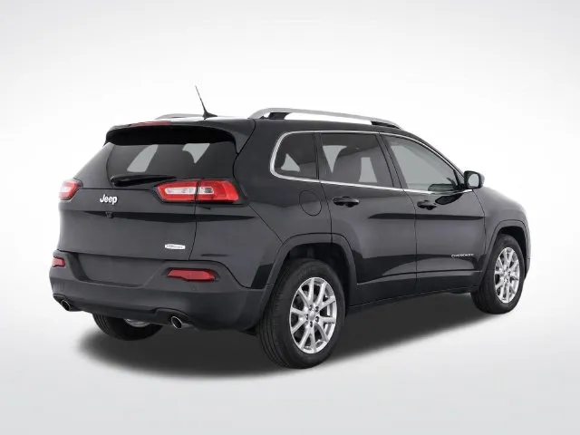 Jeep Cherokee photo 3