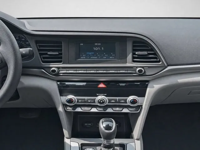 Hyundai Elantra photo 23