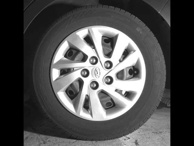 Hyundai Elantra photo 11