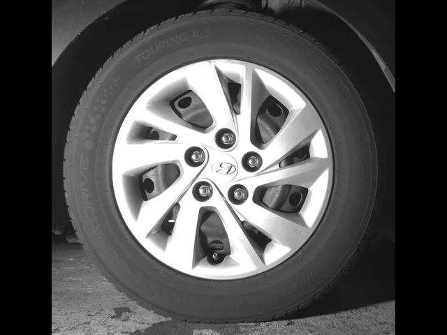 Hyundai Elantra photo 9