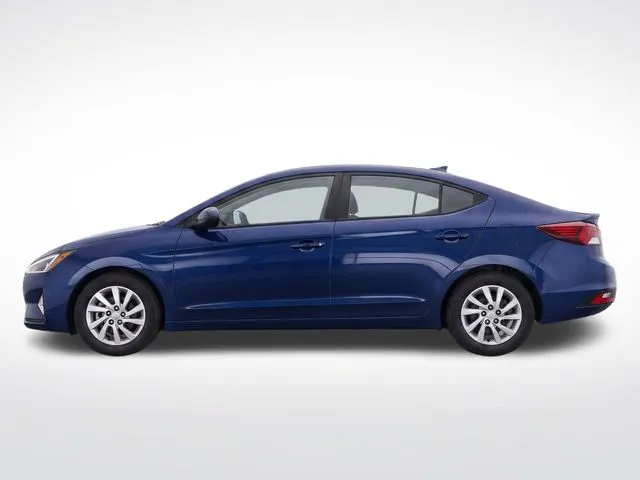 Hyundai Elantra photo 7
